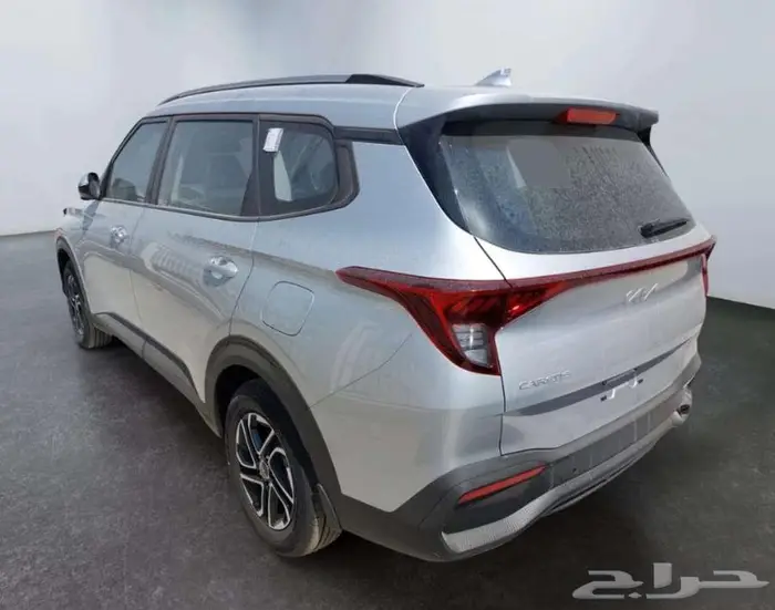 كيا كارينز استندر موديل 2025 11