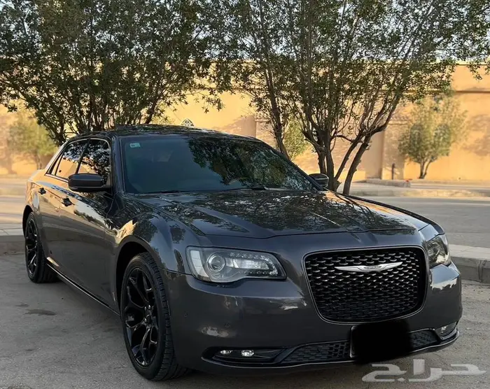 كرايسلر ممشى قليل بحالة ممتازة 9