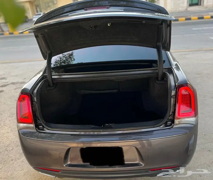 كرايسلر ممشى قليل بحالة ممتازة 64