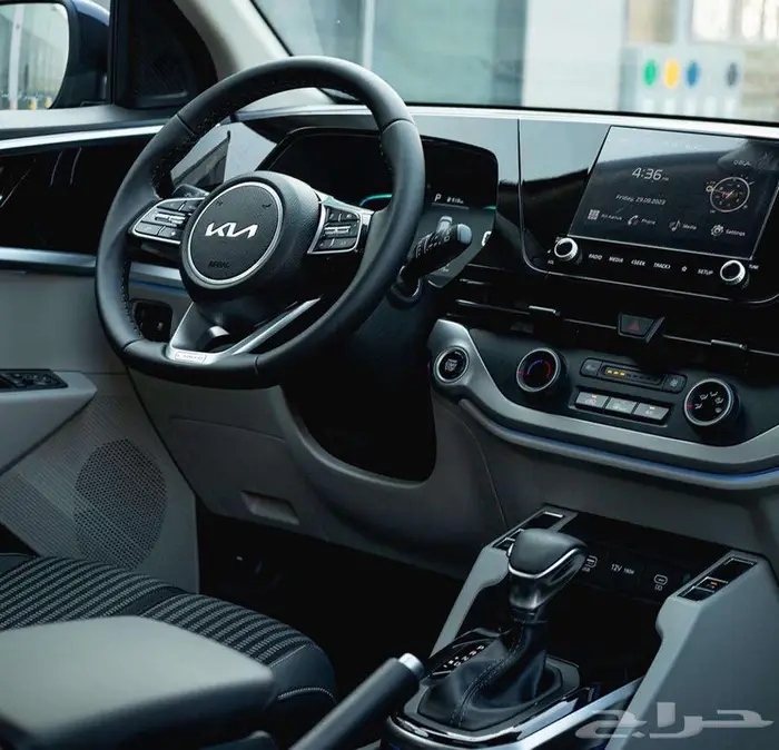 كيا كارينز ستاندر 2025 عروض و تخفيضات القيادة للسيارات 4