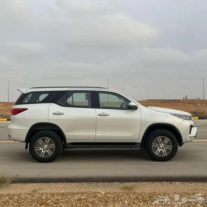 تويوتا فورتشنر بنزين 2025 VX1 3