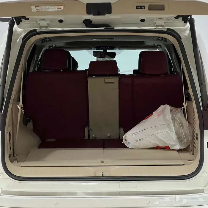 لاندكروزر GXR رقم 3 دبل بنزين تماتيك 2023 ممشى 51 الف كيلو 4