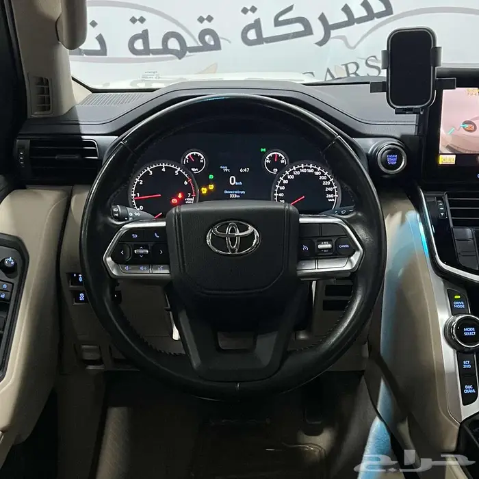 لاندكروزر GXR رقم 3 دبل بنزين تماتيك 2023 ممشى 51 الف كيلو 10