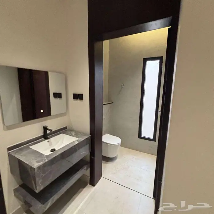 للبيع شقة علوية ابها المحالة 18