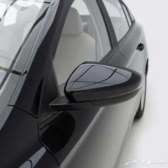 ام جي 5 ستاندر 2025 الشكل القديم اللون الاسود 3