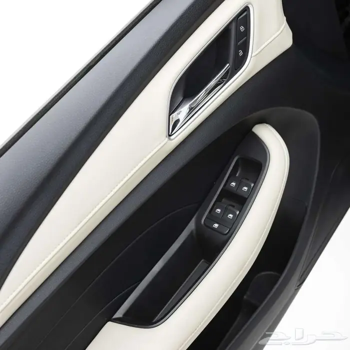 ام جي 5 ستاندر 2025 الشكل القديم اللون الاسود 5