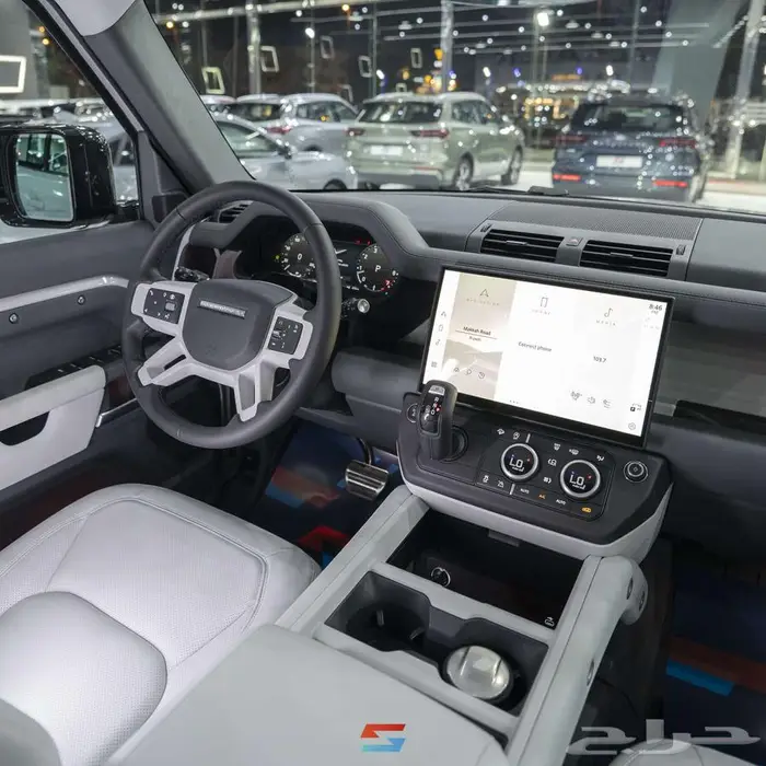 لاندروفر ديفندر 110 SE اكس ديناميك 2026 12