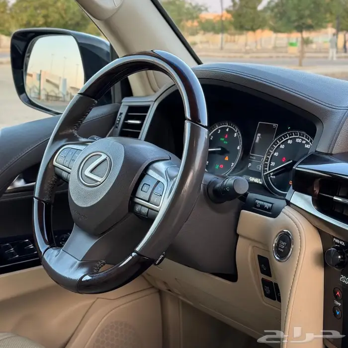 جيب لكزس 2017 6