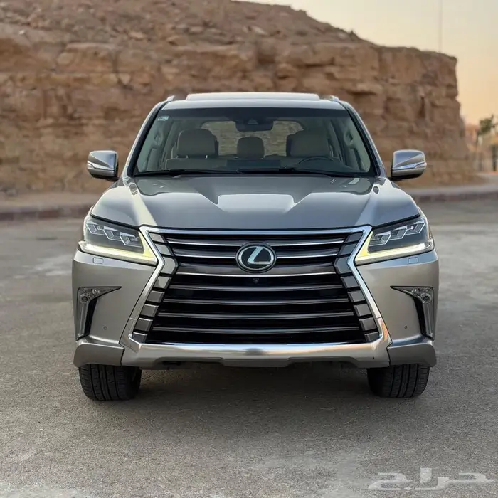 جيب لكزس 2017 18