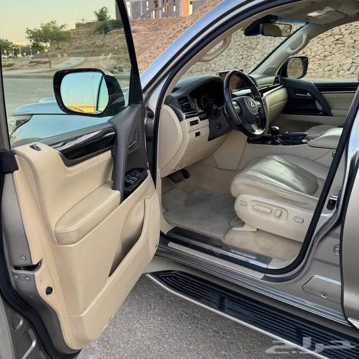 جيب لكزس 2017 26