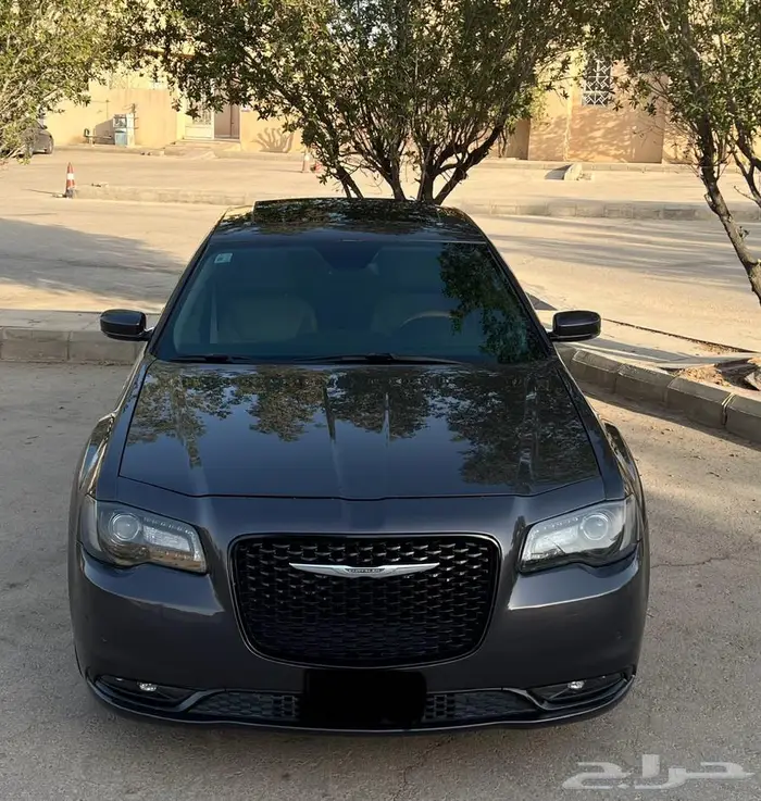 كرايسلر ممشى قليل بحالة ممتازة 6