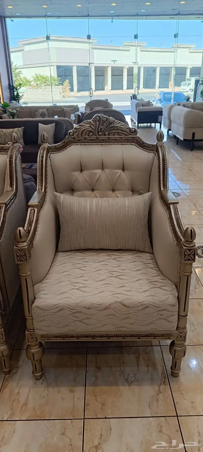 Excellent workmanship  paint  wood and cushions  10-year war 2