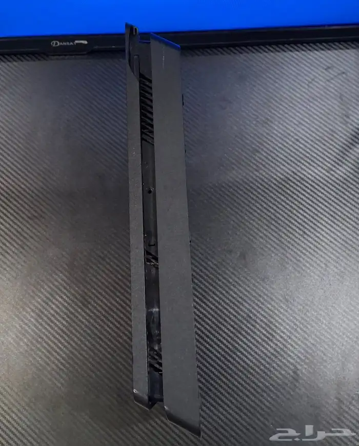 بلايستيشن 4 نضيف مع يدين تحكم و 10 العاب 7