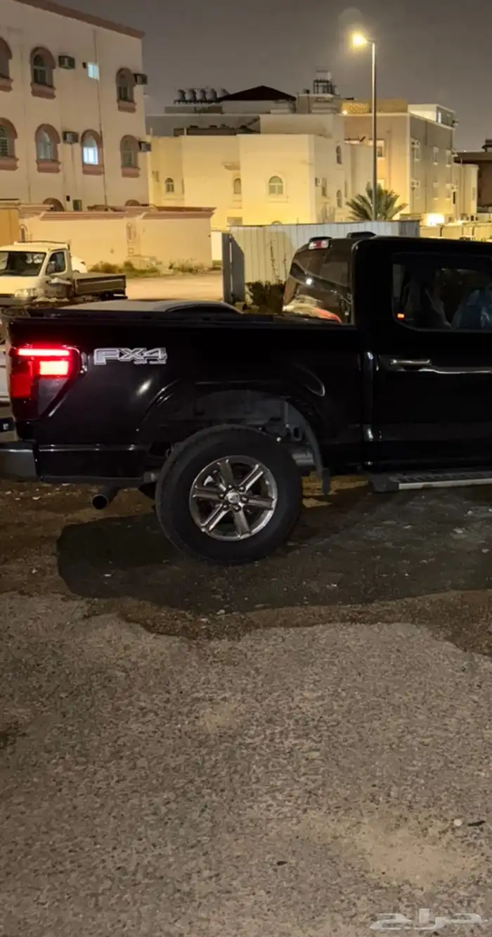 فورد F150 2024 XLT مكينة الرابتر الي تجي توين تيربو 13