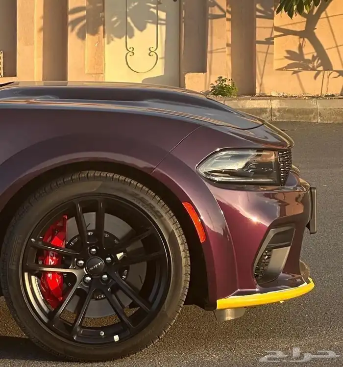 تشارجر هيلكات وايد بدي2022الوحيده بالمملكه باللون شبة اصفار 10