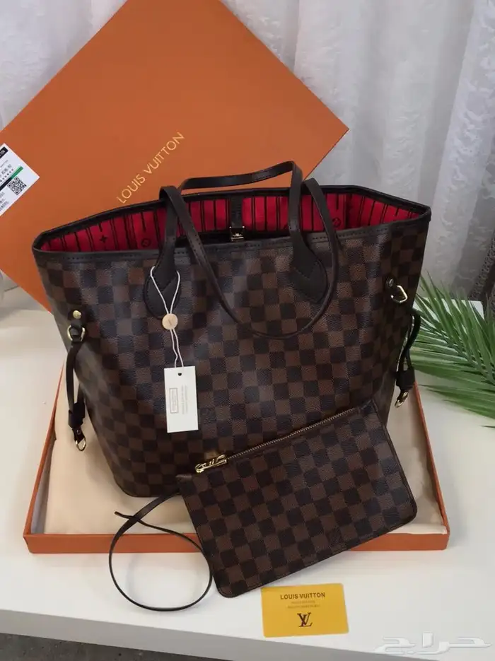 شنط ماركه وشوزات ماركه يوجد جمله 7