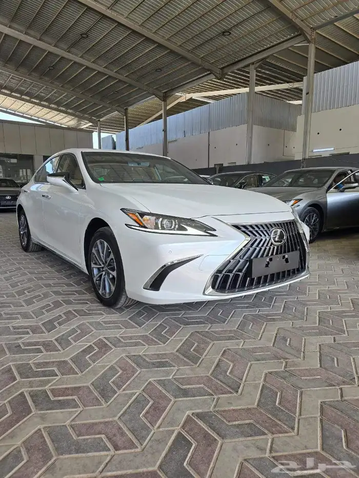 لكزس ES250 AA استاندر الساير موديل 2025 15