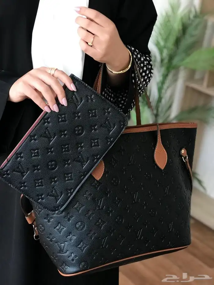 شنط ماركه وشوزات ماركه يوجد جمله 3