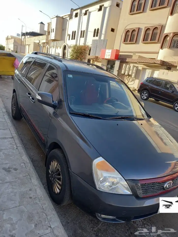 للبيع كيا كرنفال 2014 4