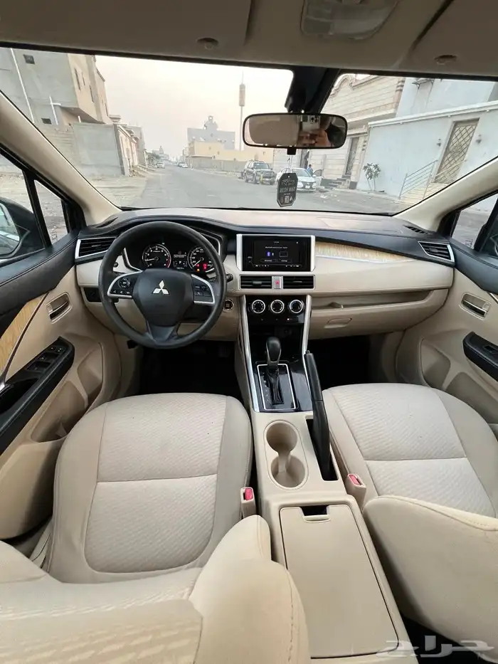 متسوبيشي اكسباندار 17