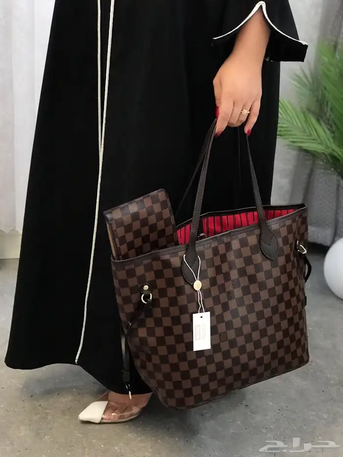 شنط ماركه وشوزات ماركه يوجد جمله 8