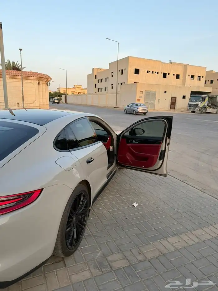 بورش بانميرا 4 10