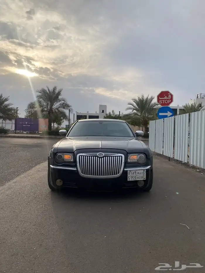 للبيع كرايسلر 2005 اسود ملكي نظيف لا يفوتك 1