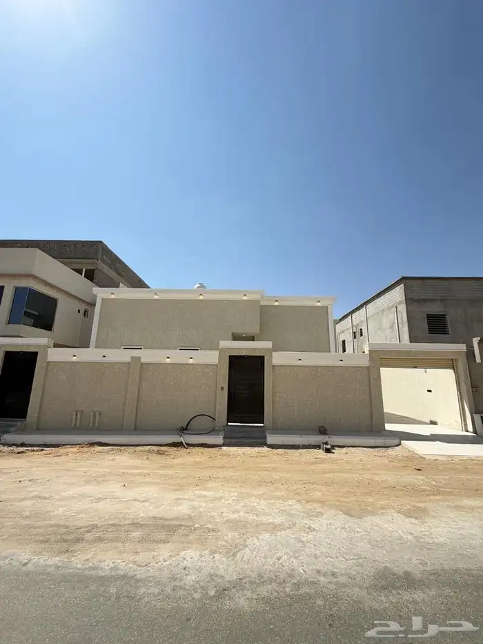 للبيع دور مستقل على مساحة ارض كامله شمال الخميس 1