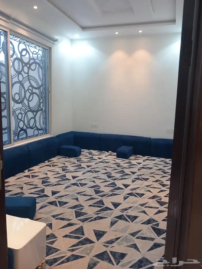 فيلا 600م درج في الصالة و شقتين 4