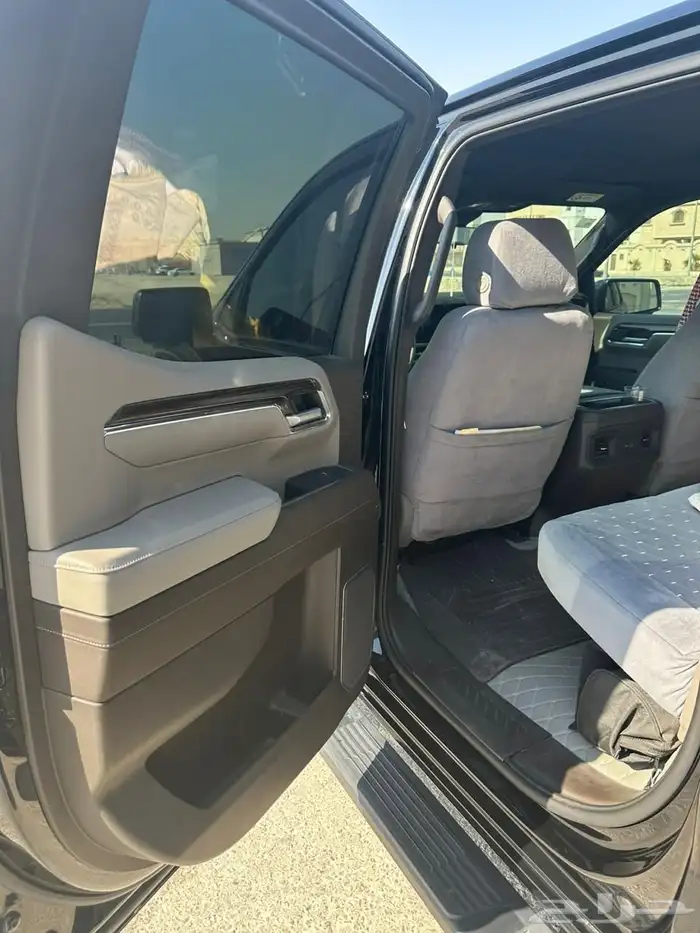 للبيع سلفرادو 2022 LT فل كامل قير ارضي 10