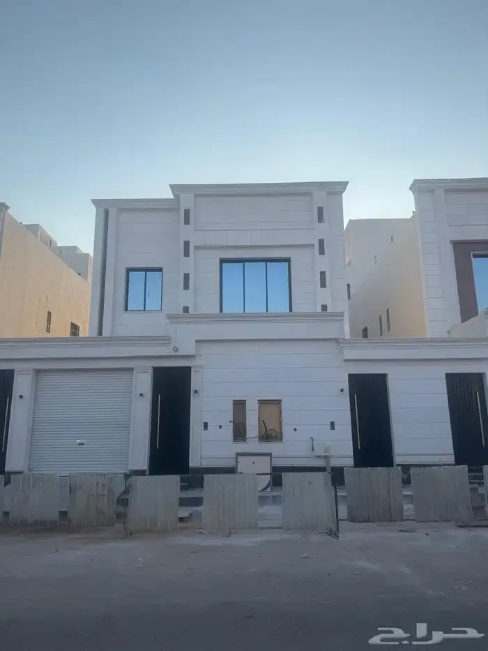 للبيع فلل مودرن 375 درج داخلي وشقتين بالخليج جديده 0