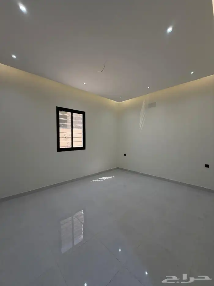 للبيع دور مستقل على مساحة ارض كامله شمال الخميس 22