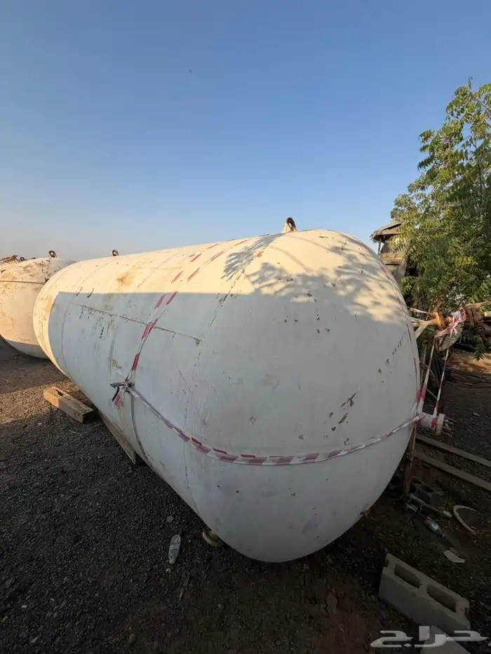 عدد 2 خزانات 3 طن و 5 طن 1