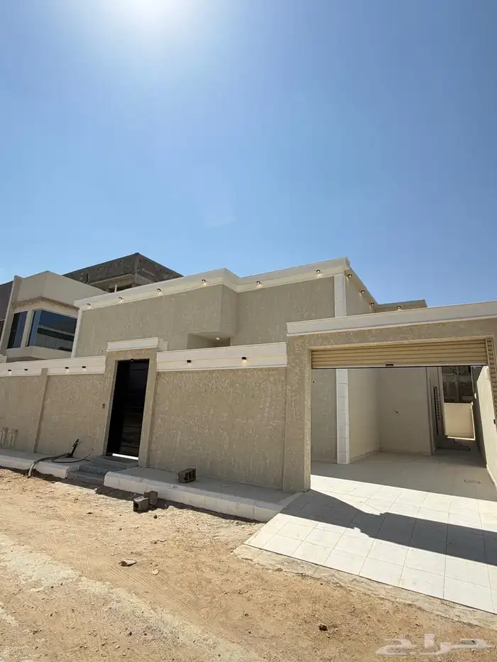 للبيع دور مستقل على مساحة ارض كامله شمال الخميس 3