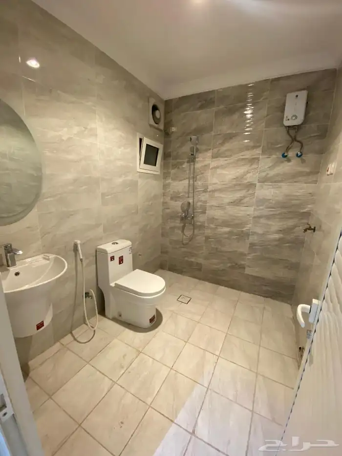 شقة للإيجار النزهة 3 غرف دفع شهري 5