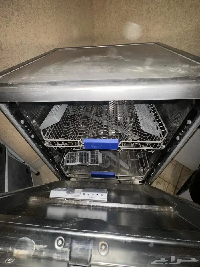 غسالة مواعين Samsung بحالة ممتازه 2