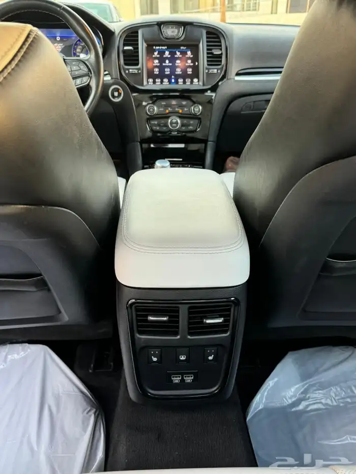 كرايزلر موديل2021 C300 12