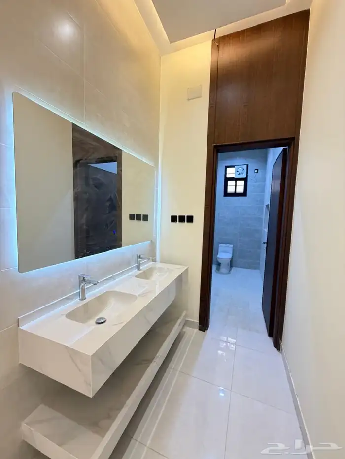 للبيع دور مستقل على مساحة ارض كامله شمال الخميس 15