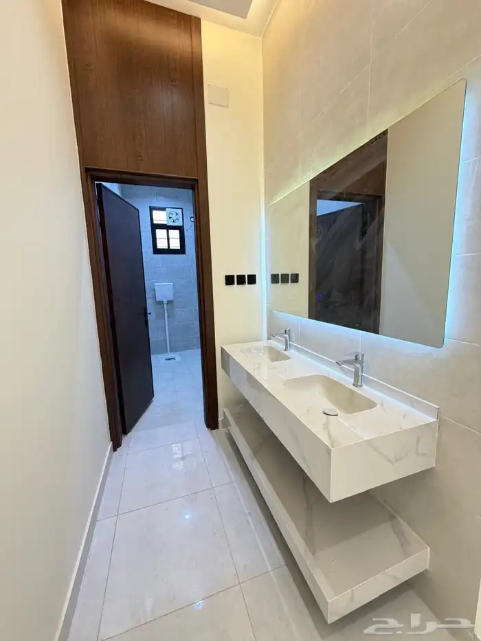 للبيع دور مستقل على مساحة ارض كامله شمال الخميس 12