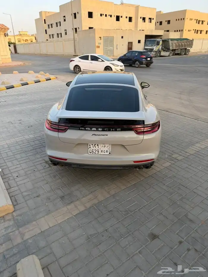 بورش بانميرا 4 2