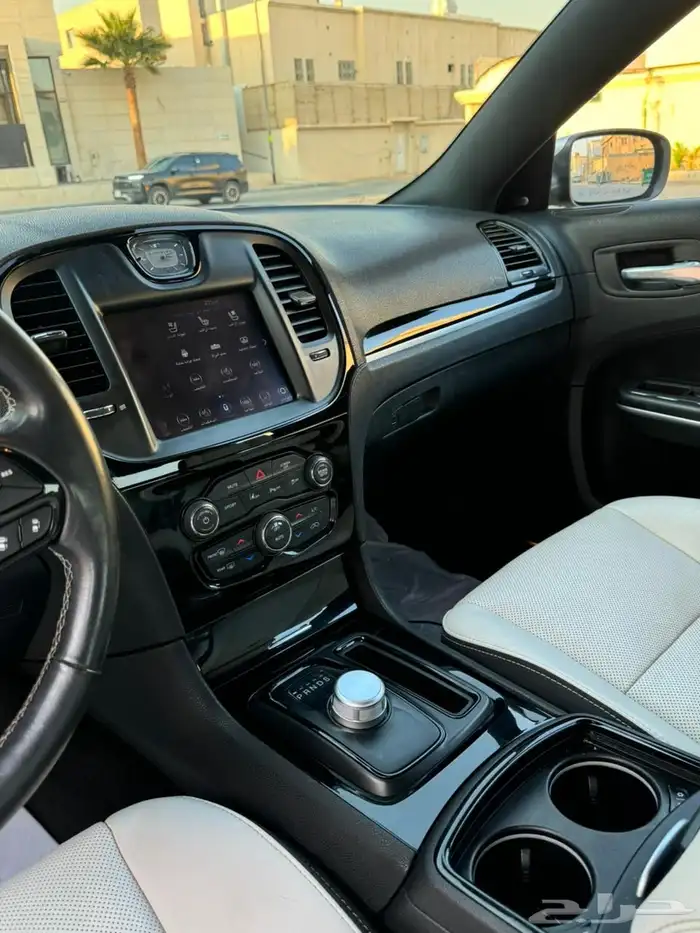 كرايزلر موديل2021 C300 13