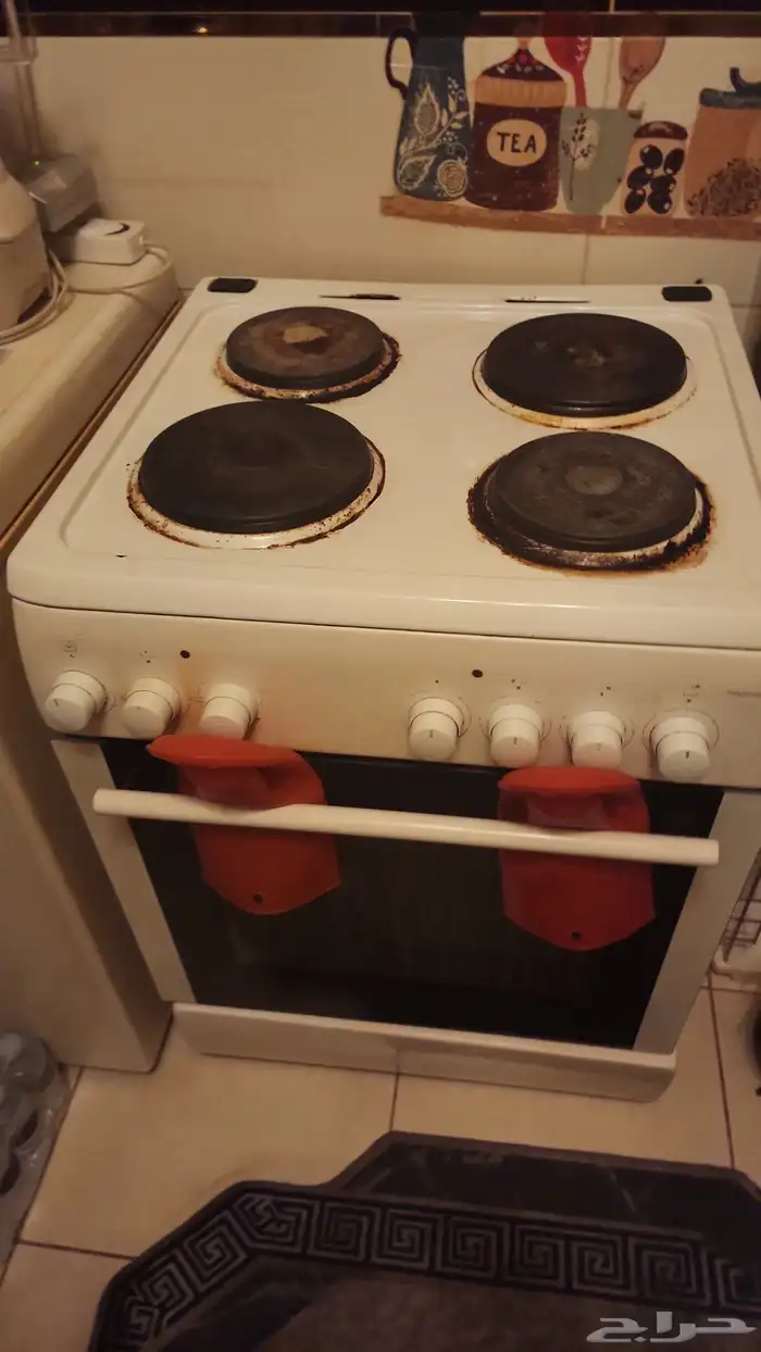 دولاب ست ابواب خشب اللون ابيض _البيع السعر النهائي 650 ريال 2