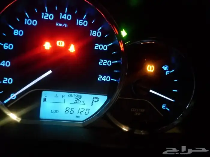 سياره تويوتا كورولا للبيع 8