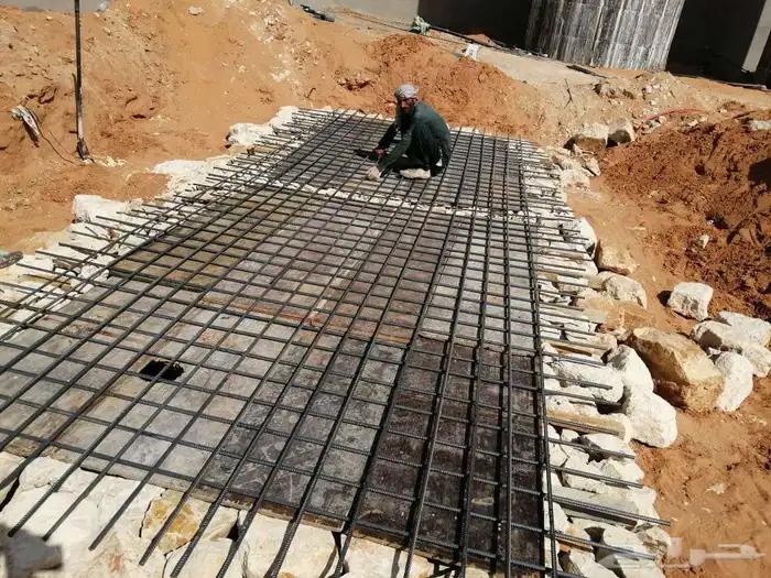 أنا موجود القصيم عنيزه أي نفر موجود شغل بيار تكسير مباني يبغ 7