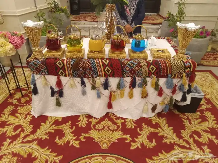 قهوجي وصبابين كراسي وطاولات 8