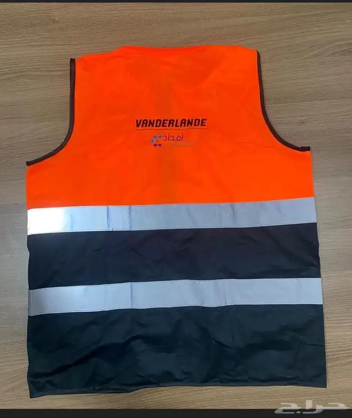 فن التطريز للزي الموحد أناقة فريقك من أول خيط  تشيرتات 1