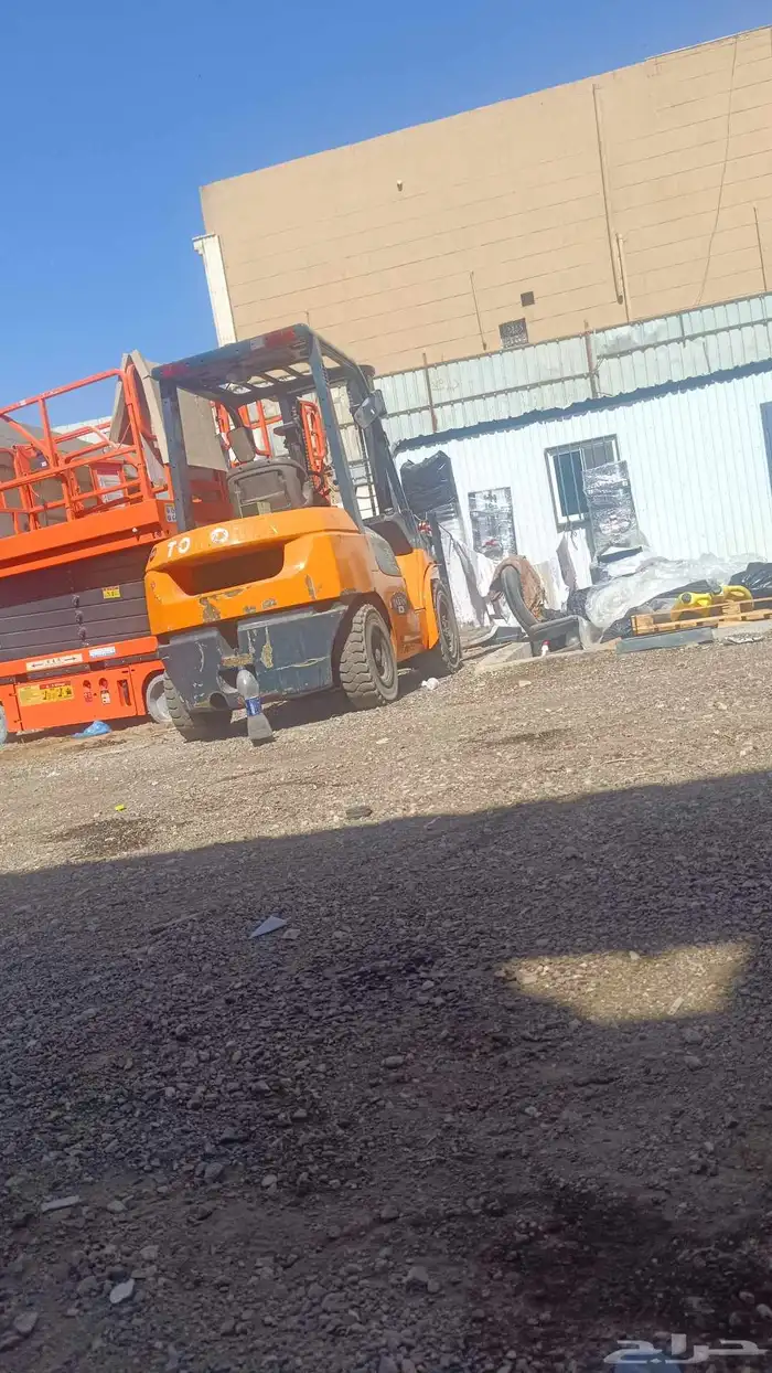 متوفر فوركليف رافعات شوكية للايجار 0