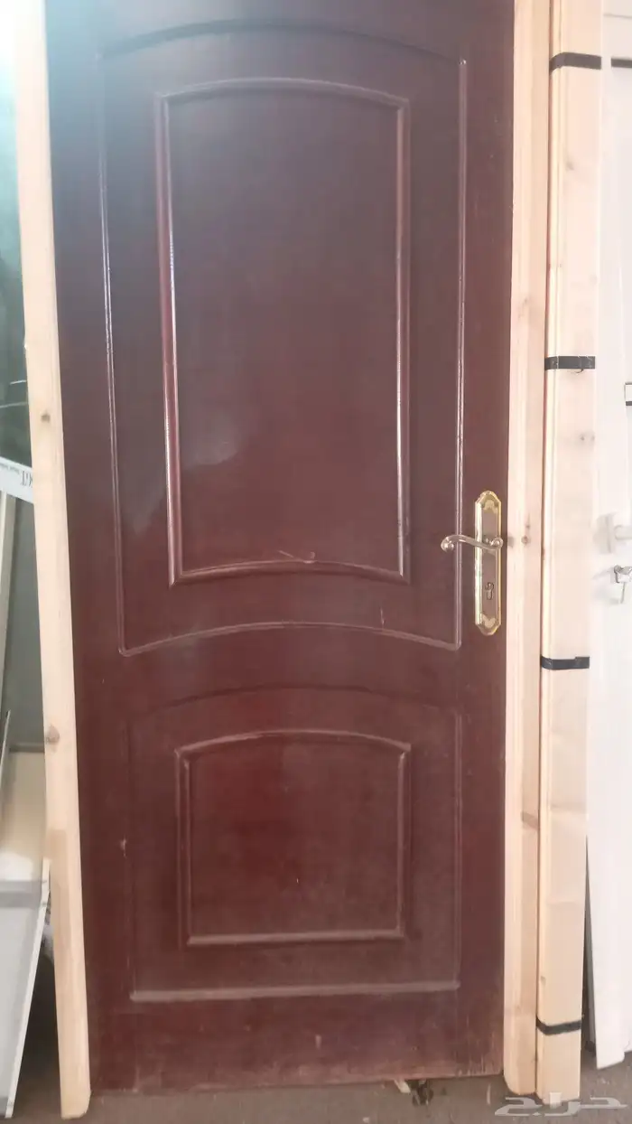 ابواب خشب مستخدمه وابواب حديد والمنيوم تجديد للبيع 5
