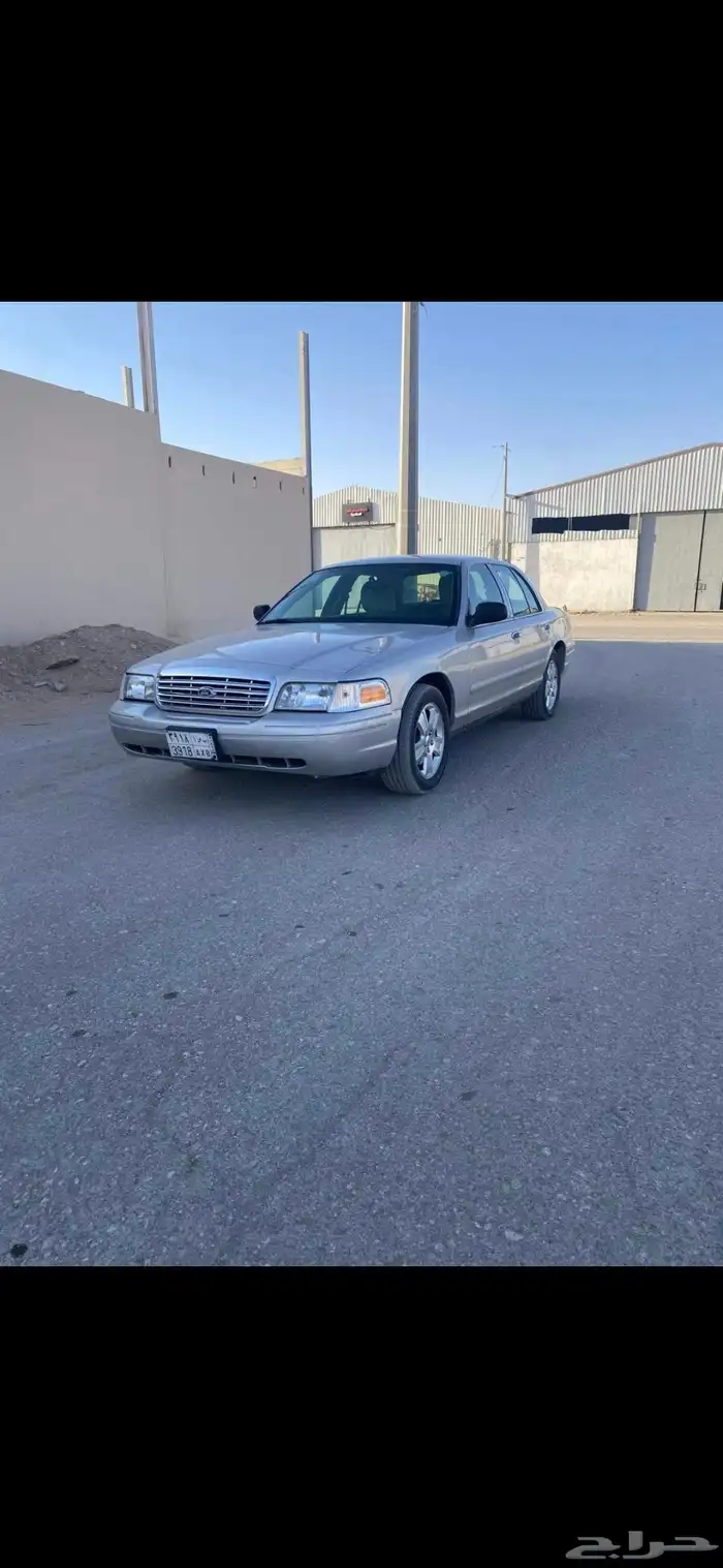 فورد فكتوريا للبيع بالخرج 2011 0