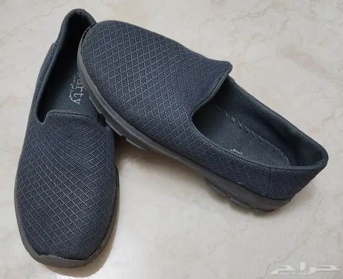 حذاء رياضي وشبشب 1